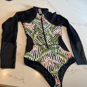 Body Glove body suit, sun suit